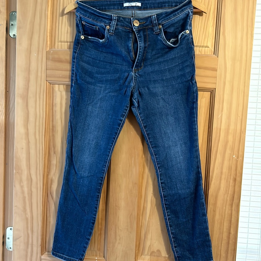 Size 28P sts blue jeans